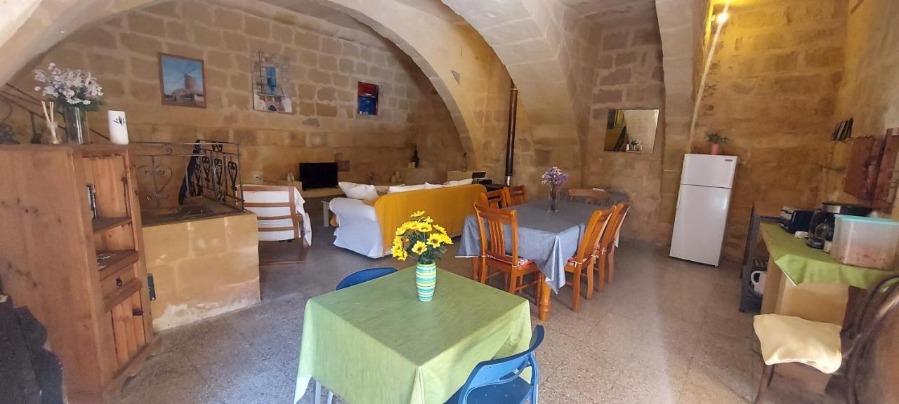 Haven Farmhouse B&B Għarb Екстериор снимка