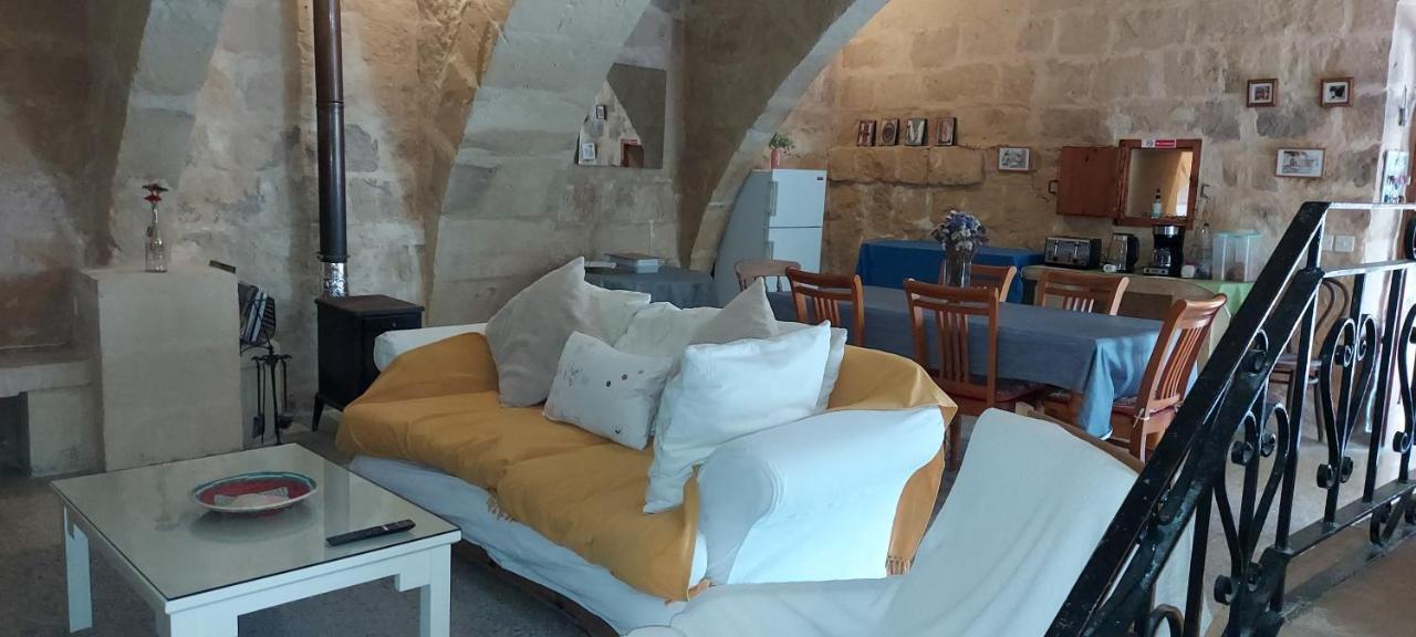 Haven Farmhouse B&B Għarb Екстериор снимка